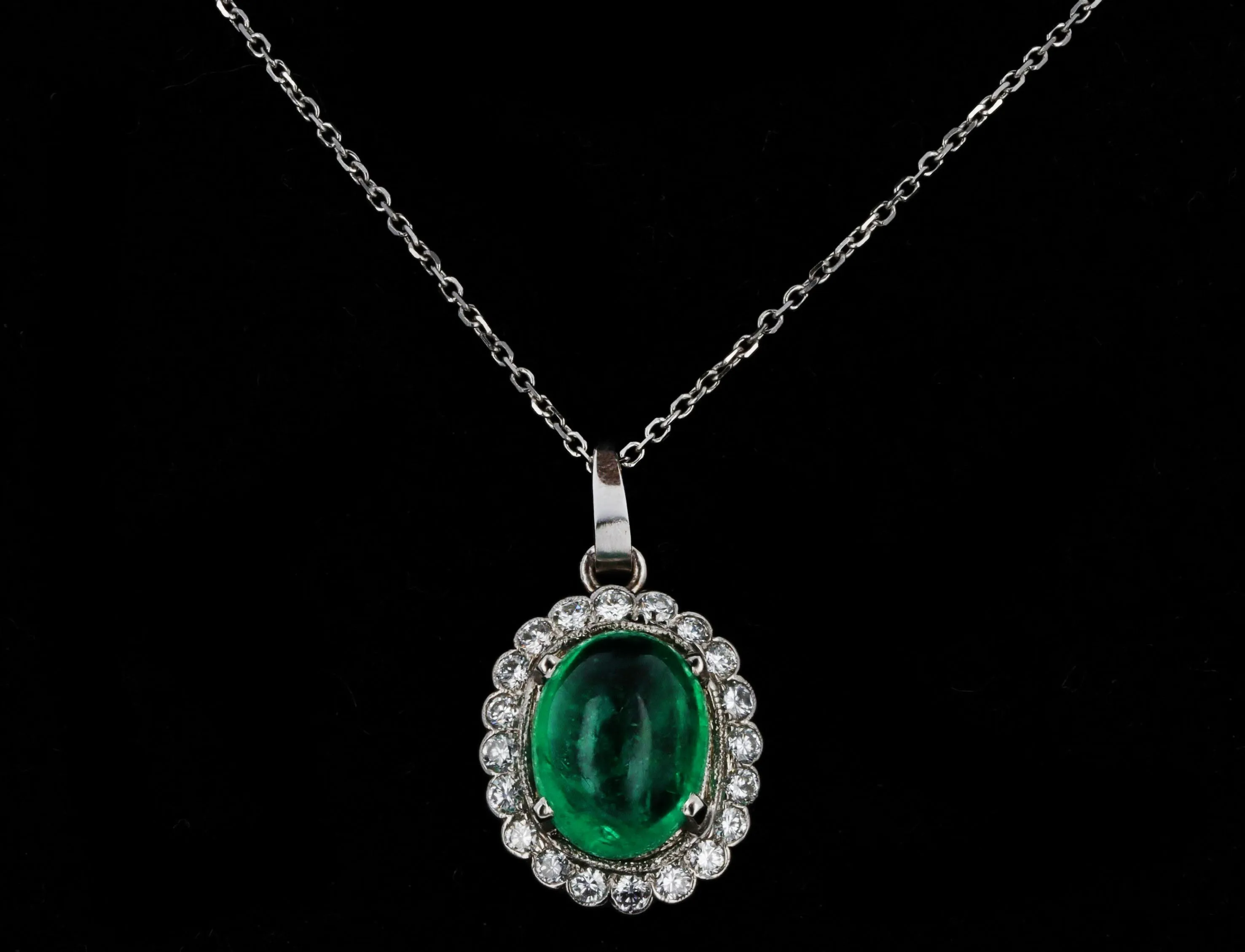 14K White Gold 4.28 Carat Cabochon Natural Emerald & Diamond Diamond Halo Pendant Necklace