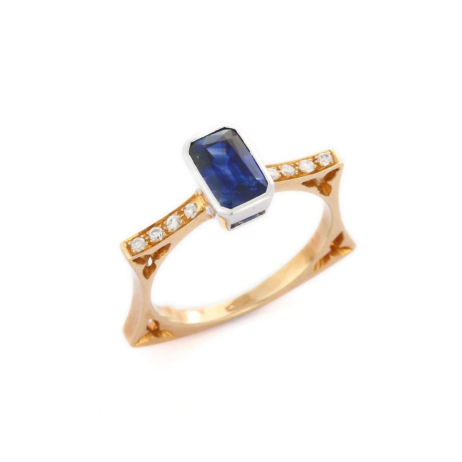 18K Gold Sapphire Statement Ring