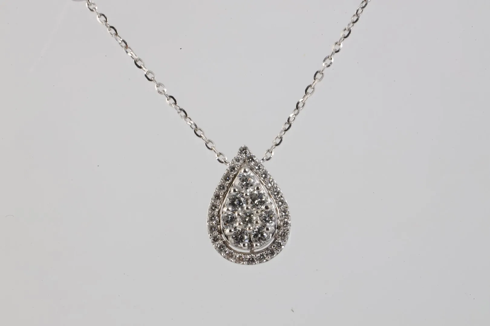 18" 14k White Gold 0.86tcw Diamond Heart & Teardrop Pendant Necklace (3.59g.)