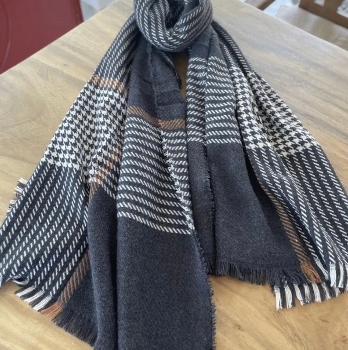 Houndstooth Scarf