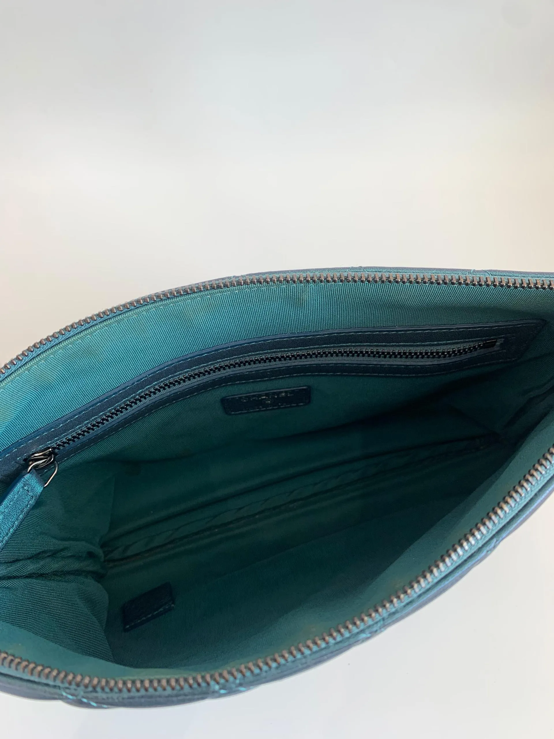 Metallic Medium O-Case in Dark Turquoise