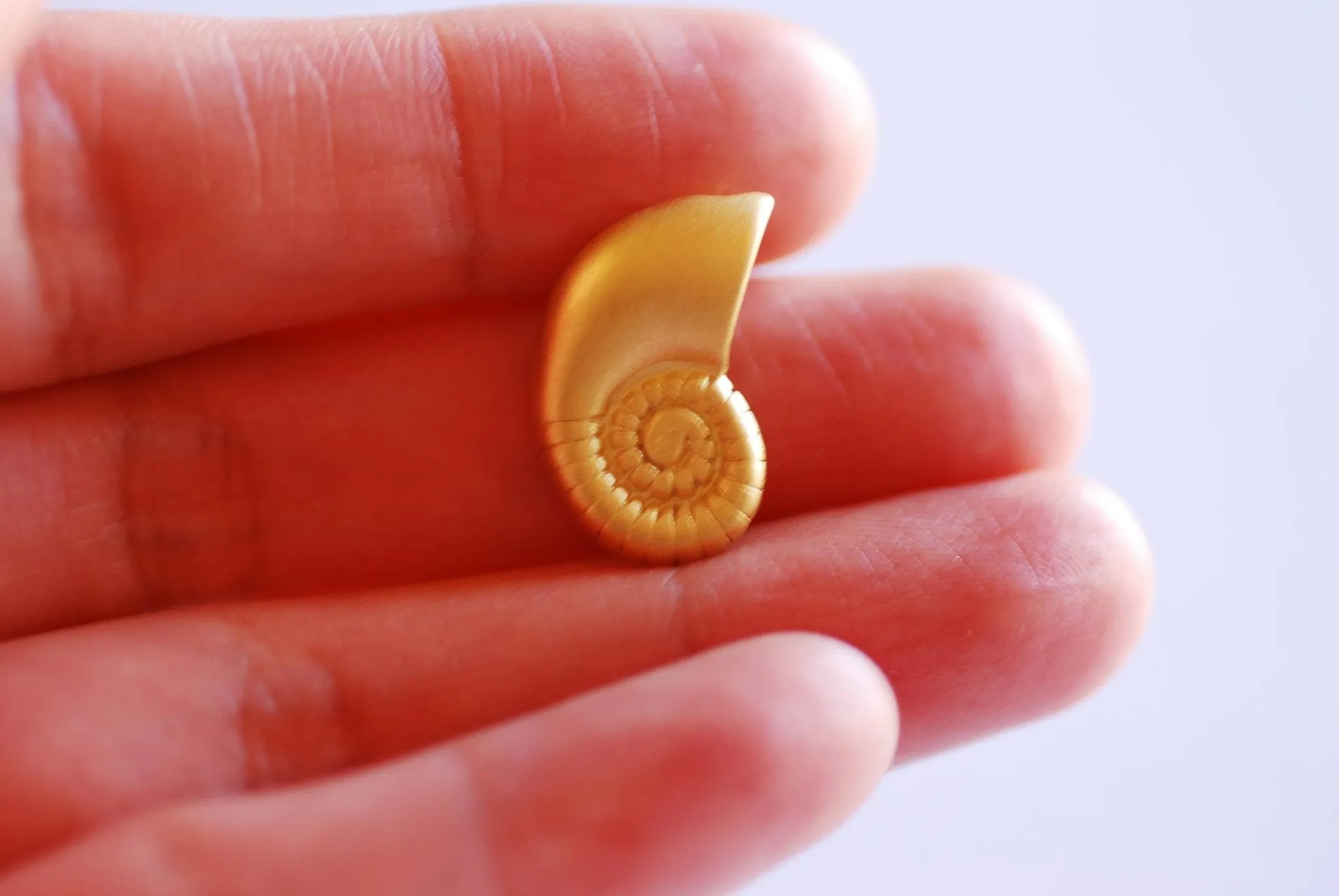 Shiny Gold Wholesale Sea Snail Swirl Shell Charm Pendant- Vermeil 22k Gold Plated, Ocean Beach Conch Seashell Charm, Hermit Crab Shell, Nautilus, 358