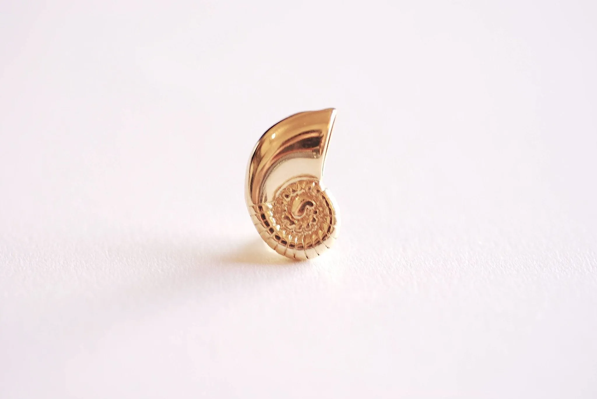 Shiny Gold Wholesale Sea Snail Swirl Shell Charm Pendant- Vermeil 22k Gold Plated, Ocean Beach Conch Seashell Charm, Hermit Crab Shell, Nautilus, 358