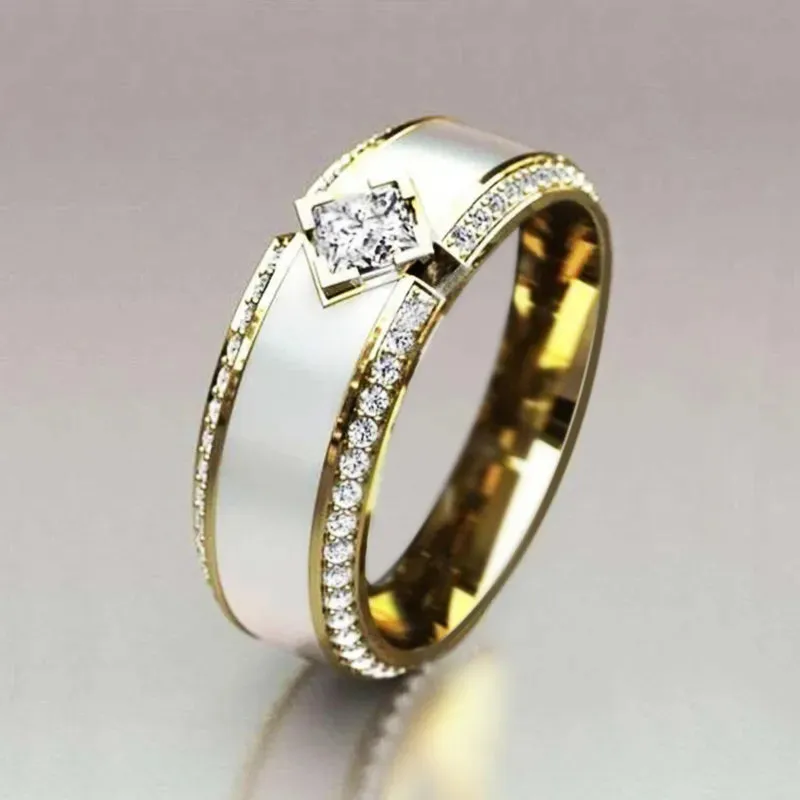 Timeless Design Diamond Gold Ring